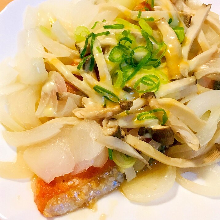鮭切り身●ちゃんちゃん焼き風チーズ&キャベツ蒸し焼